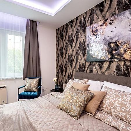 Vidra-Lak With Private Parking Apartamento Budapeste Exterior foto