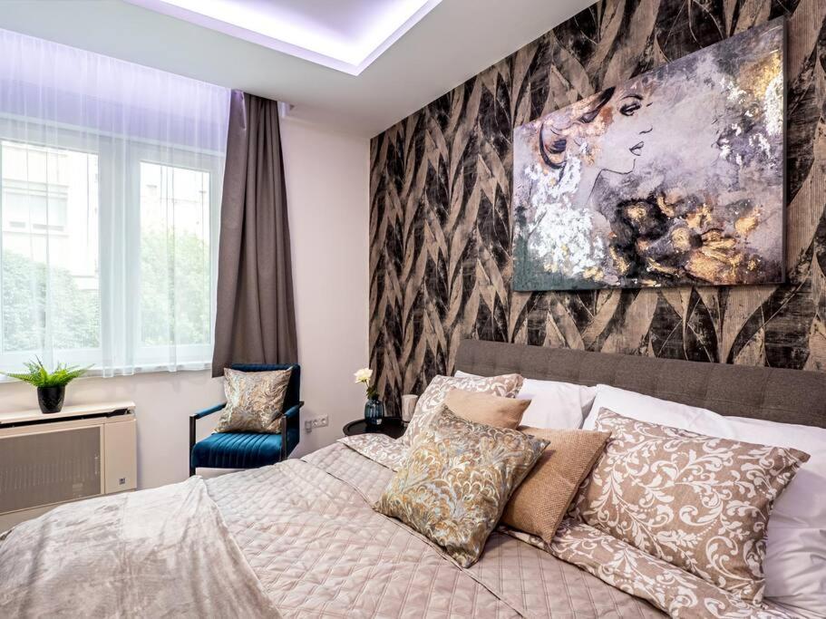 Vidra-Lak With Private Parking Apartamento Budapeste Exterior foto