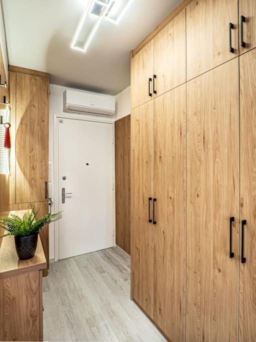 Vidra-Lak With Private Parking Apartamento Budapeste Exterior foto