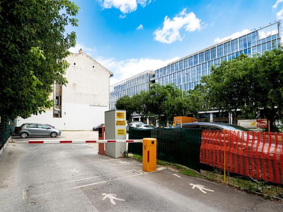 Vidra-Lak With Private Parking Apartamento Budapeste Exterior foto